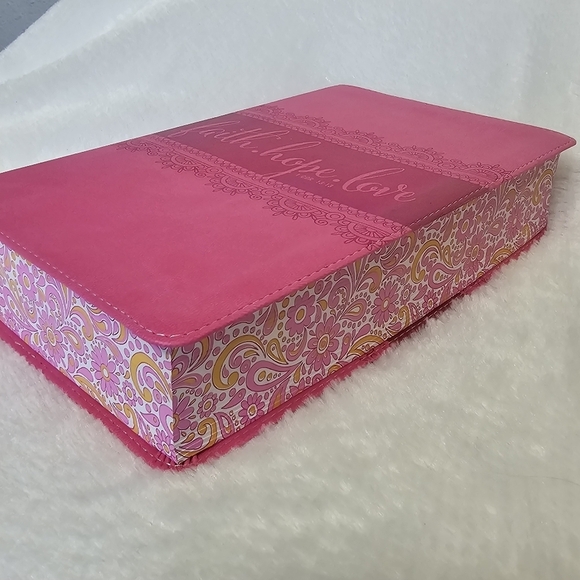 Zondervan NIV Bible For Teen Girls Pink Floral‎ in Box *inscribed / see photos* - Picture 4 of 7
